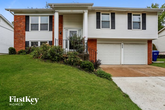 339 Parma Dr, Ballwin, MO 63021