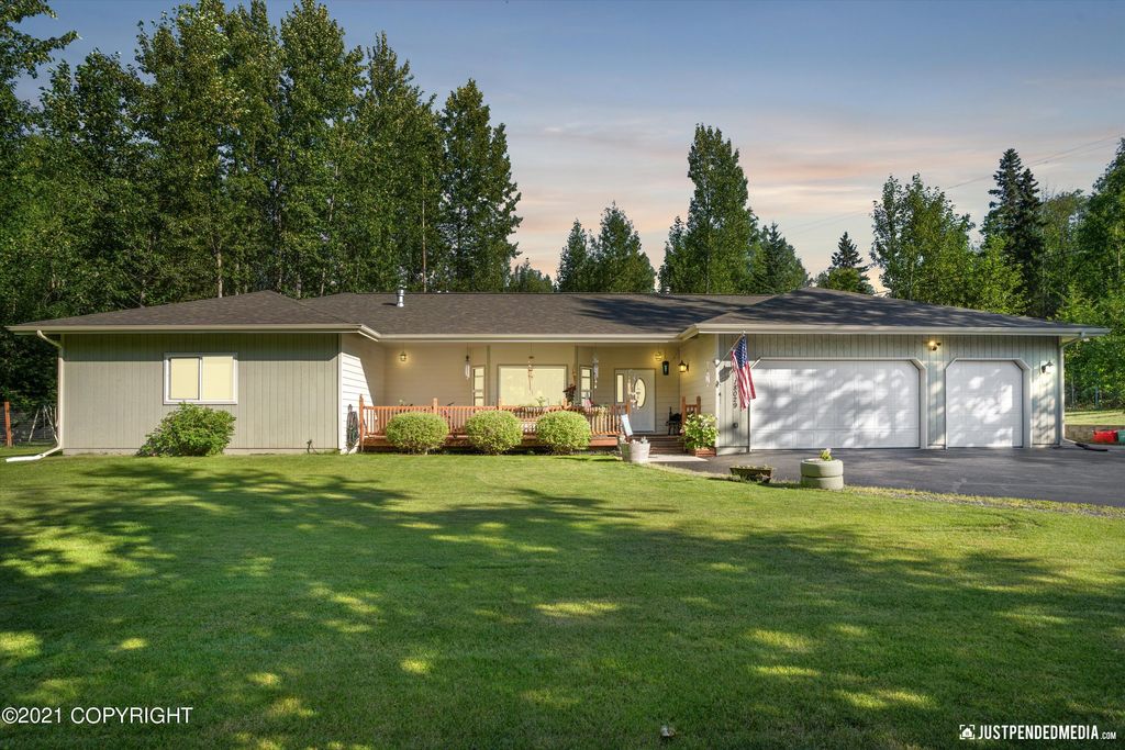 18029 S Birchwood Loop Rd, Chugiak, AK 99567