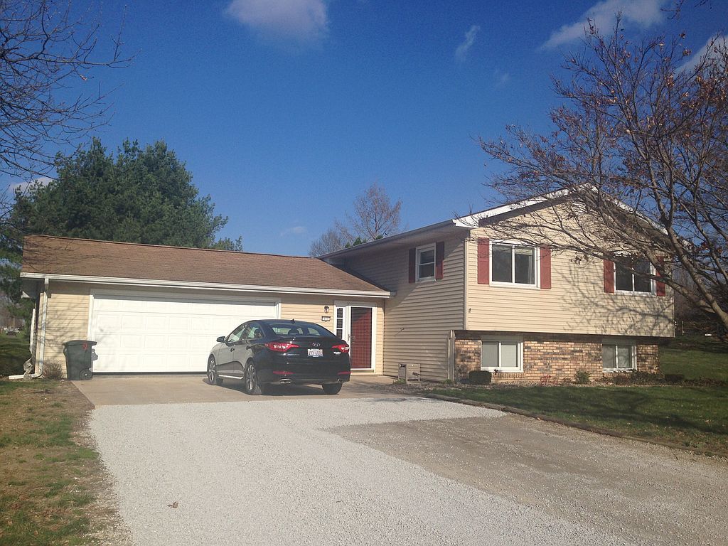 317 Woodland Dr, Hamilton, IL 62341