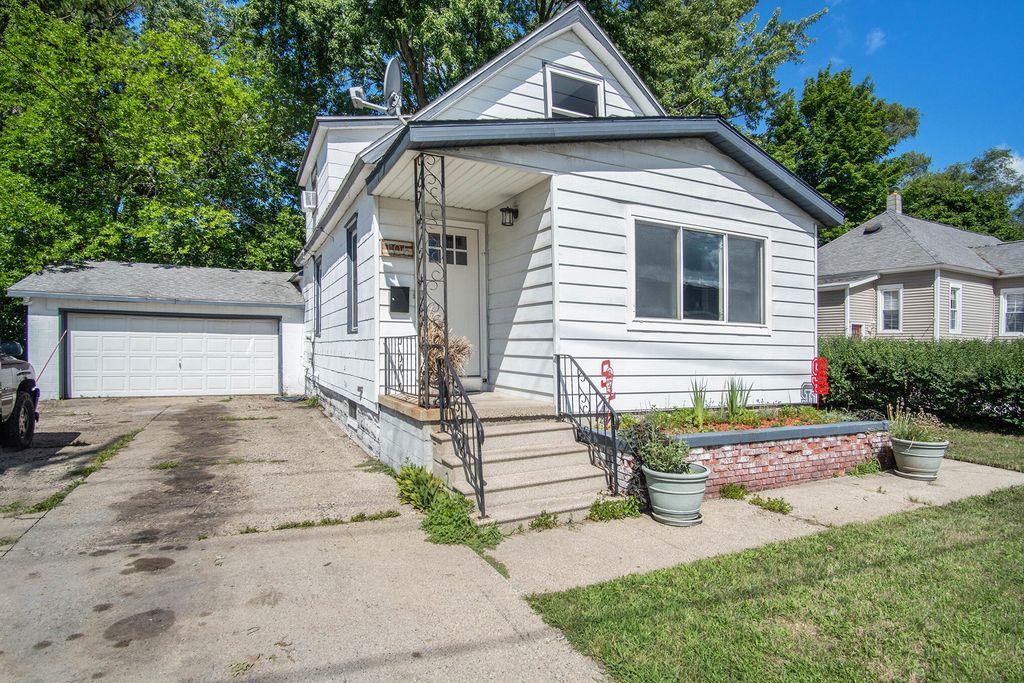 105 S Lake Ave, Spring Lake, MI 49456 Trulia