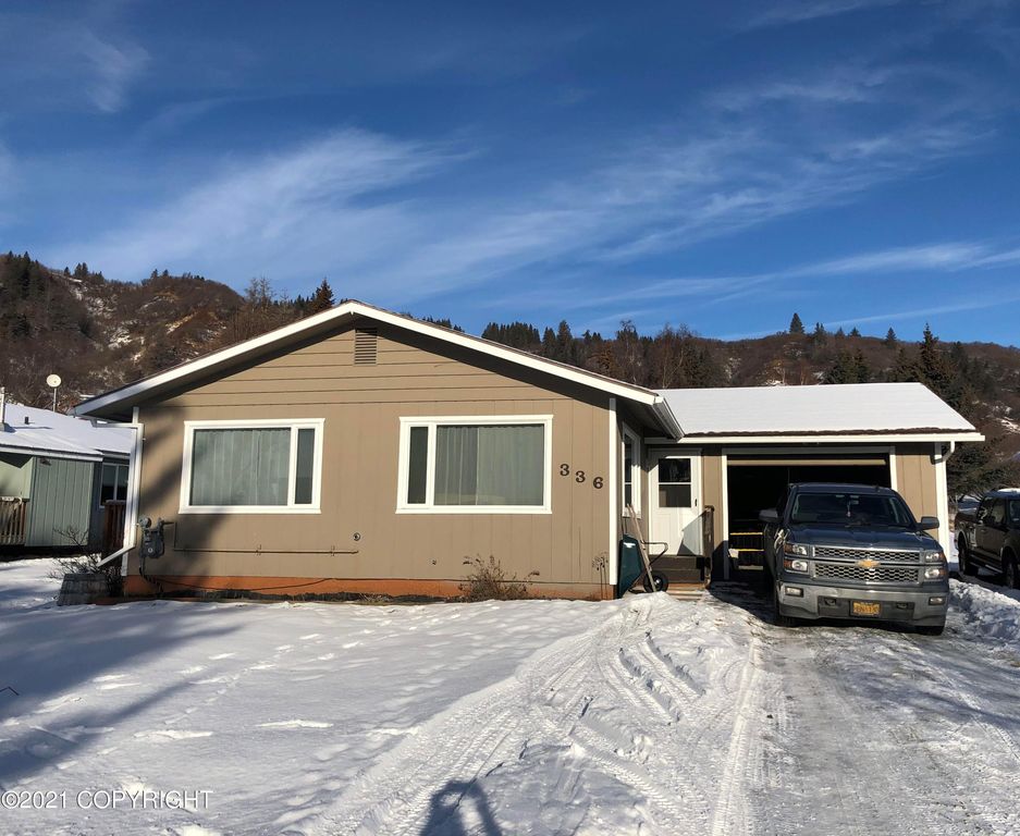 336 E Bayview Ave, Homer, AK 99603