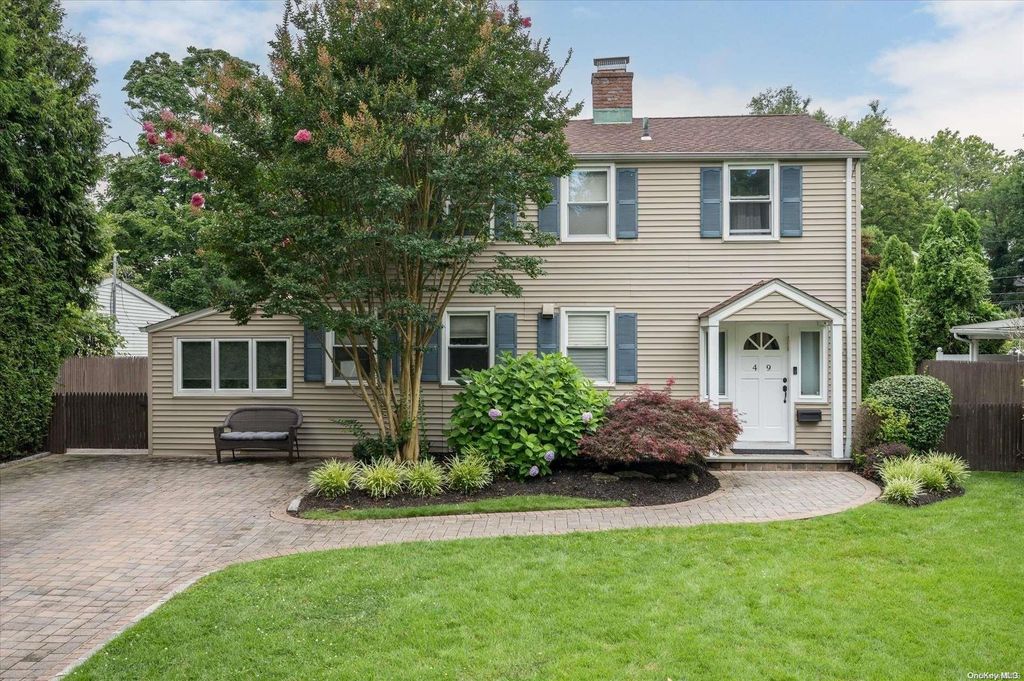 49 Cherrytree Lane, Roslyn Heights, NY 11577
