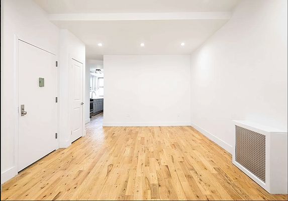 1096 De Kalb Ave #4, Brooklyn, NY 11221