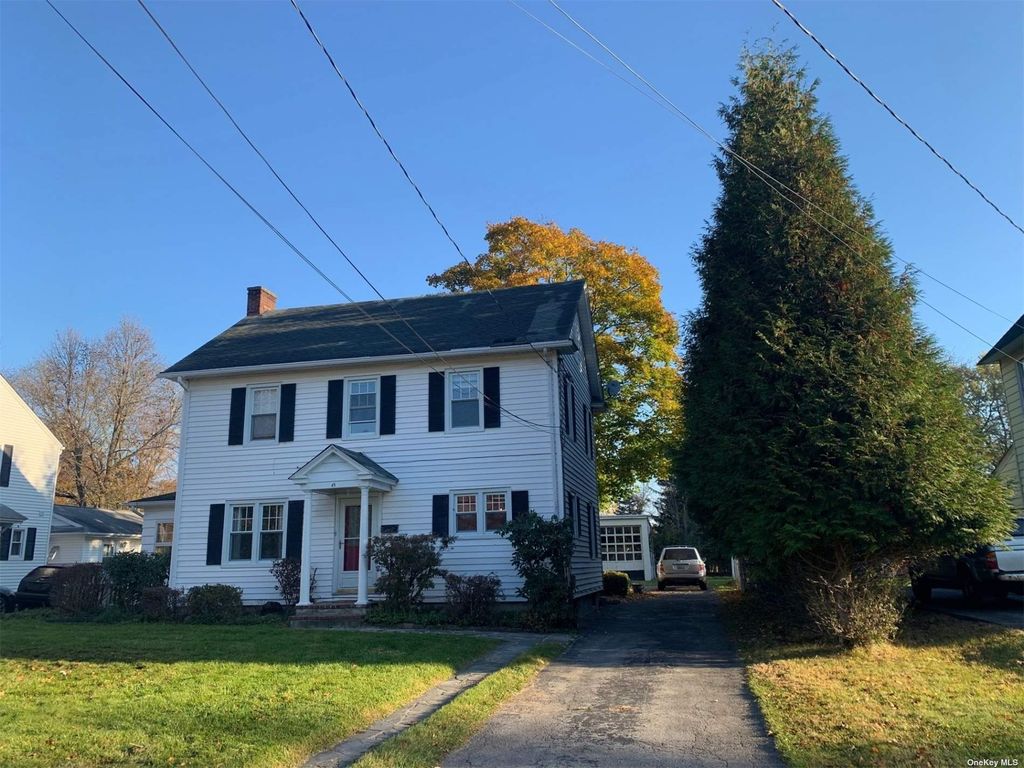 43 Roosevelt Ave, Middletown, NY 10940