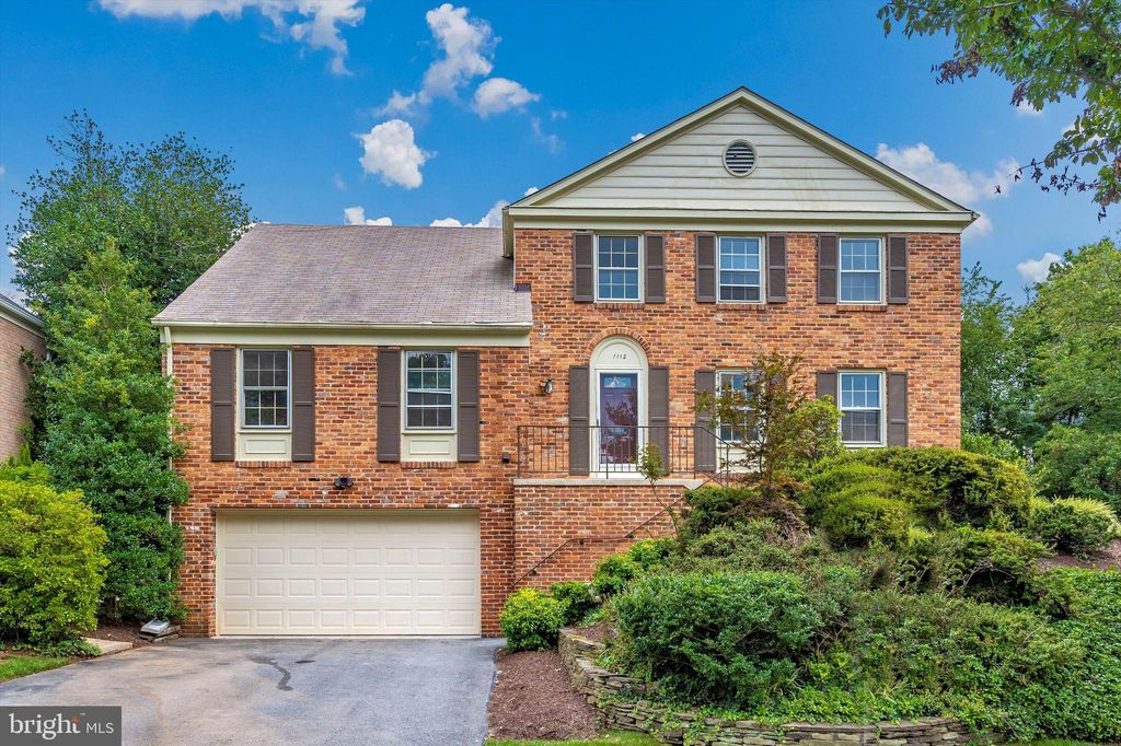 1112 Pipestem Pl, Potomac, MD 20854