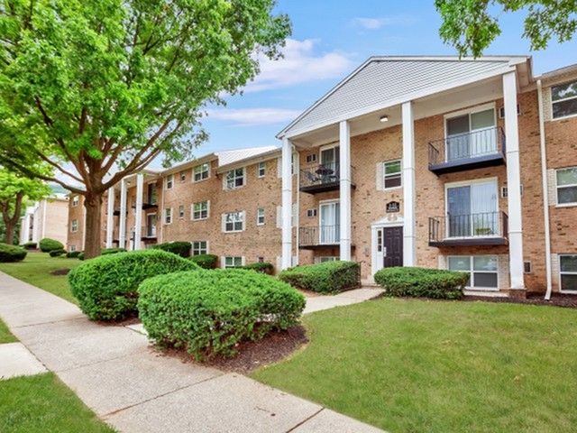 2940 Fernor St, Allentown, PA 18103