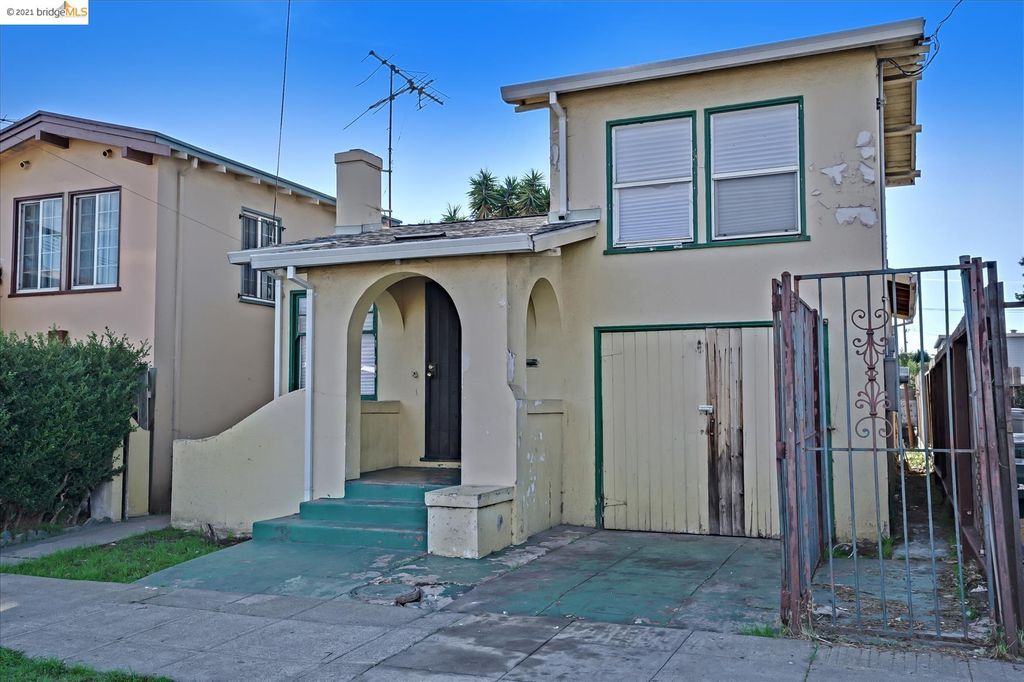 9025 Olive St, Oakland, CA 94603