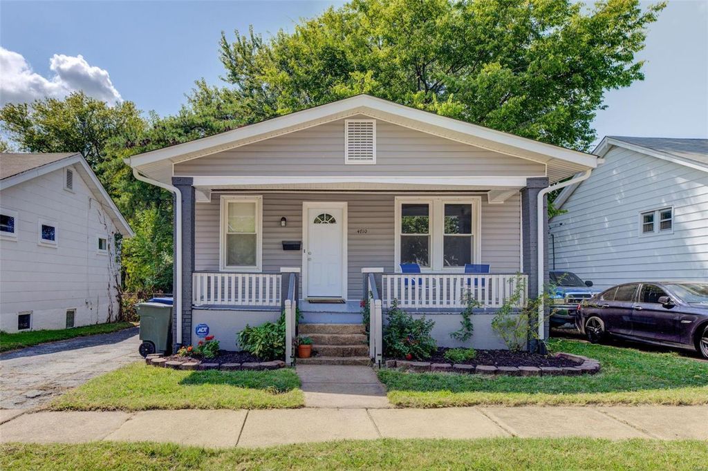 4710 Tesson St, Saint Louis, MO 63116