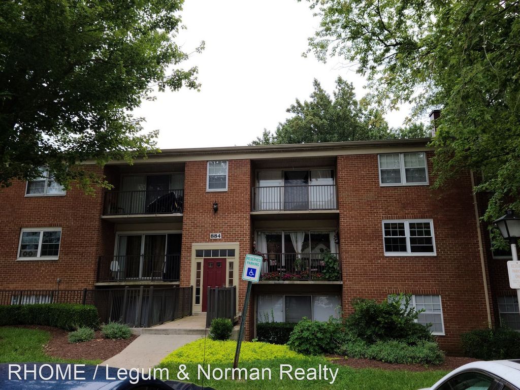 884 College Pkwy #T2, Rockville, MD 20850