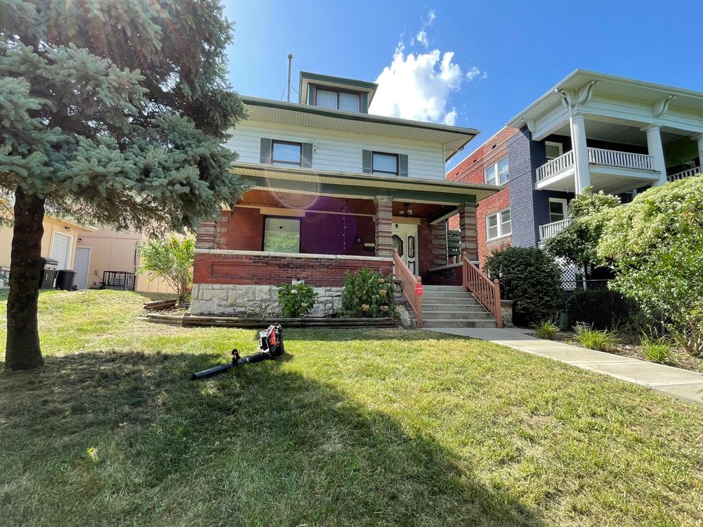 2826 Harrison St, Kansas City, MO 64109