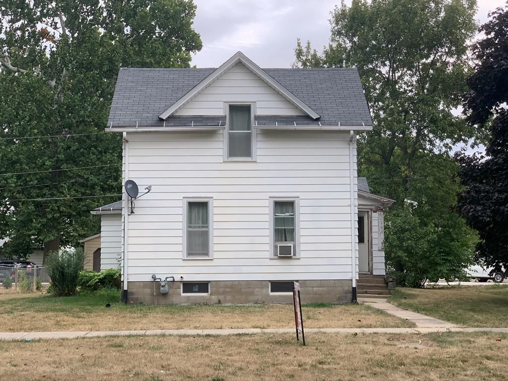 1235 Main St, Manson, IA 50563