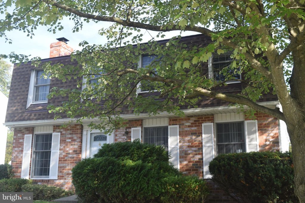 1511 King William Dr, Catonsville, MD 21228