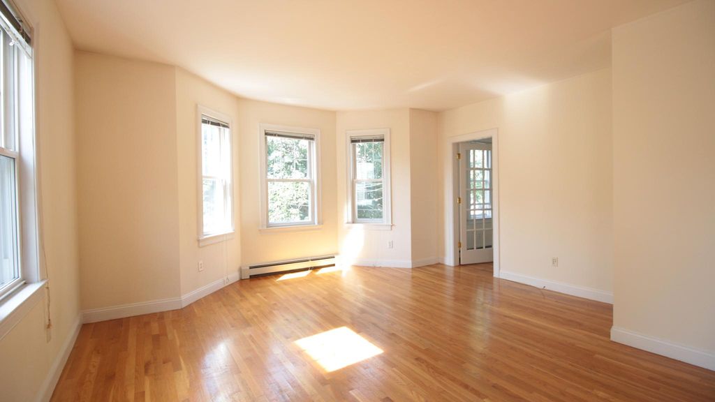 19 Roberts St #4, Brookline, MA 02445