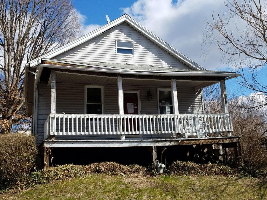 218 8th St, Upland, PA 3 Bed, 1.5 Bath SingleFamily Home 5 Photos