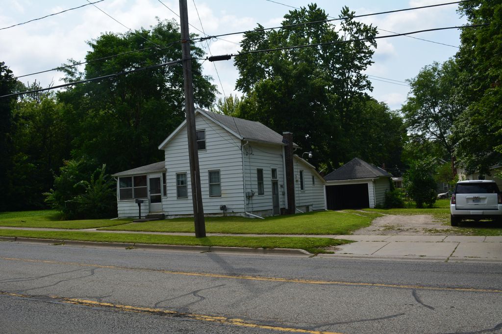 613 E Ganson St, Jackson, MI 49201