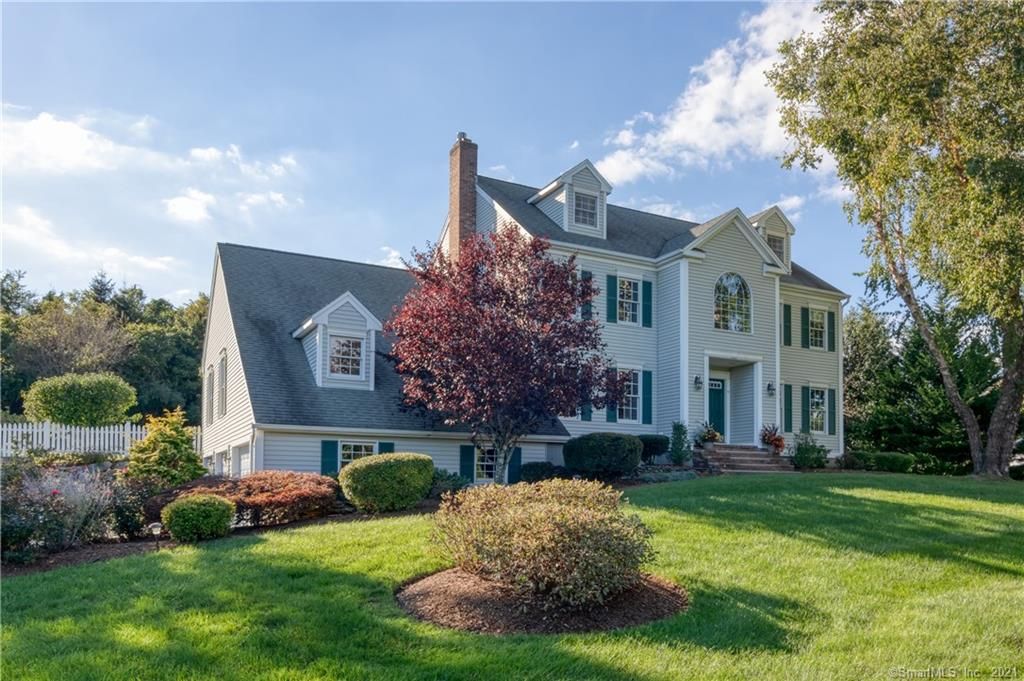 11 Lantern Hill Ln, Guilford, CT 06437