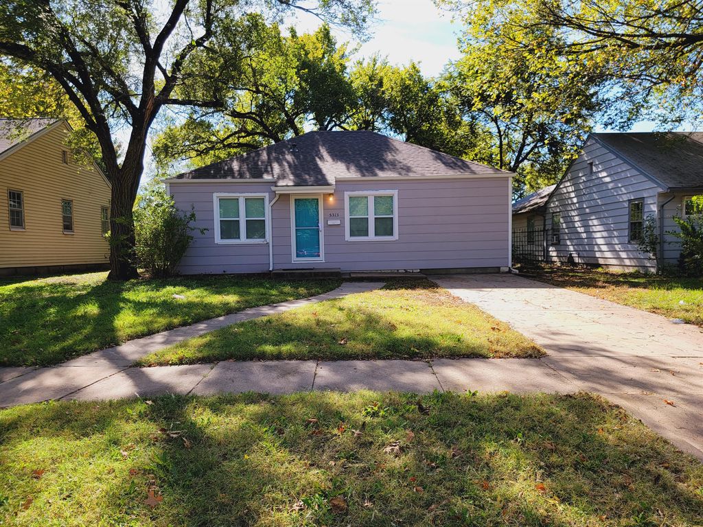 5313 E Murdock St, Wichita, KS 67208