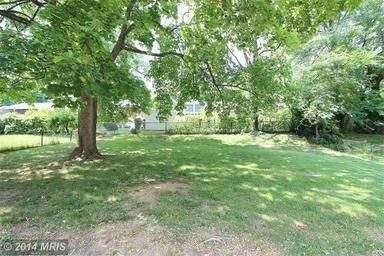 11812 Timber Ln, Rockville, MD 20852