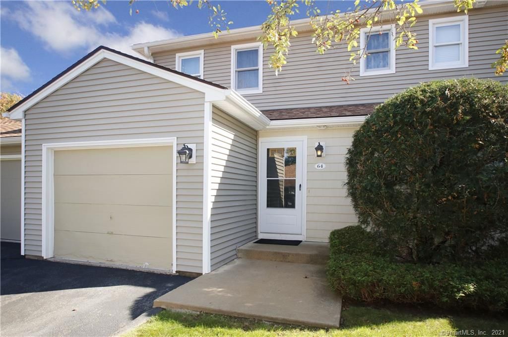 64 Brookside Vlg #64, Enfield, CT 06082