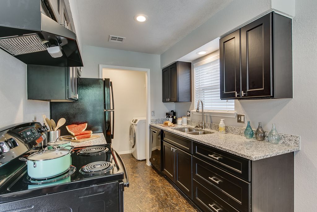 1149 E Brooks St, Norman, OK 73071