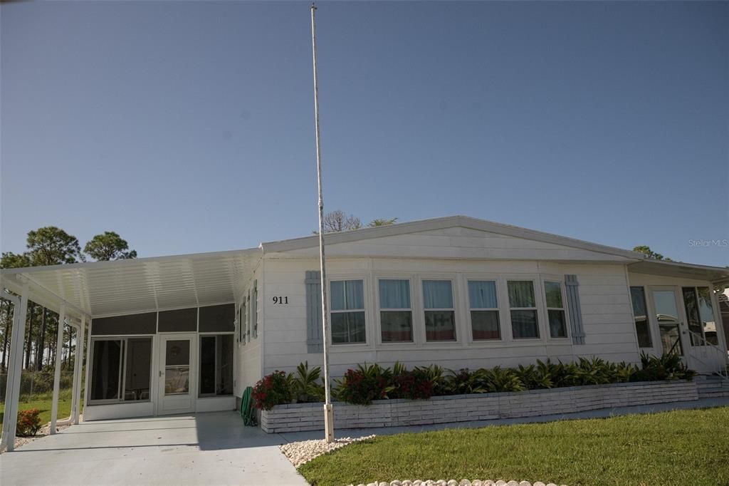 911 Iglesia Dr, North Port, FL 34287