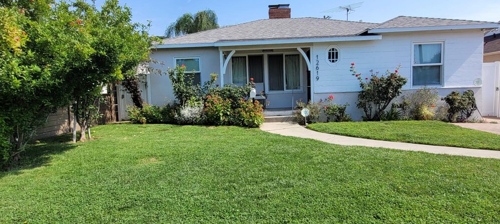 12619 Tiara St, Valley Village, CA 91607