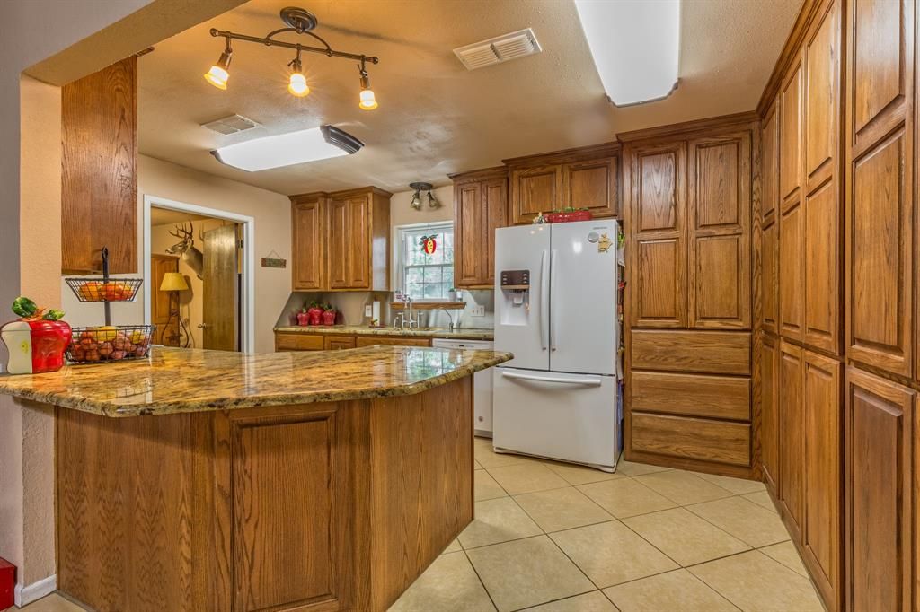 9 Santa Fe Dr, Tuscola, TX 79562
