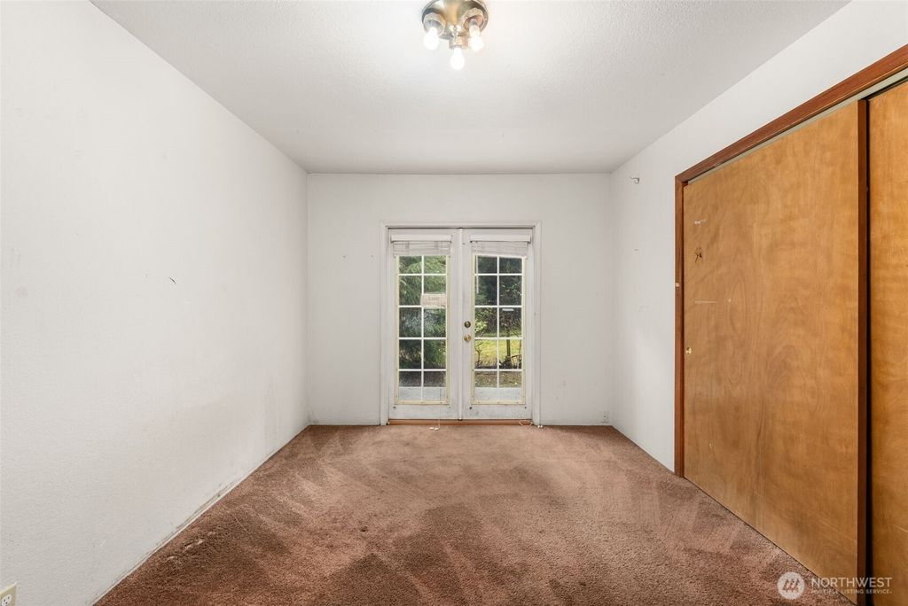 view 20th full size image of this home