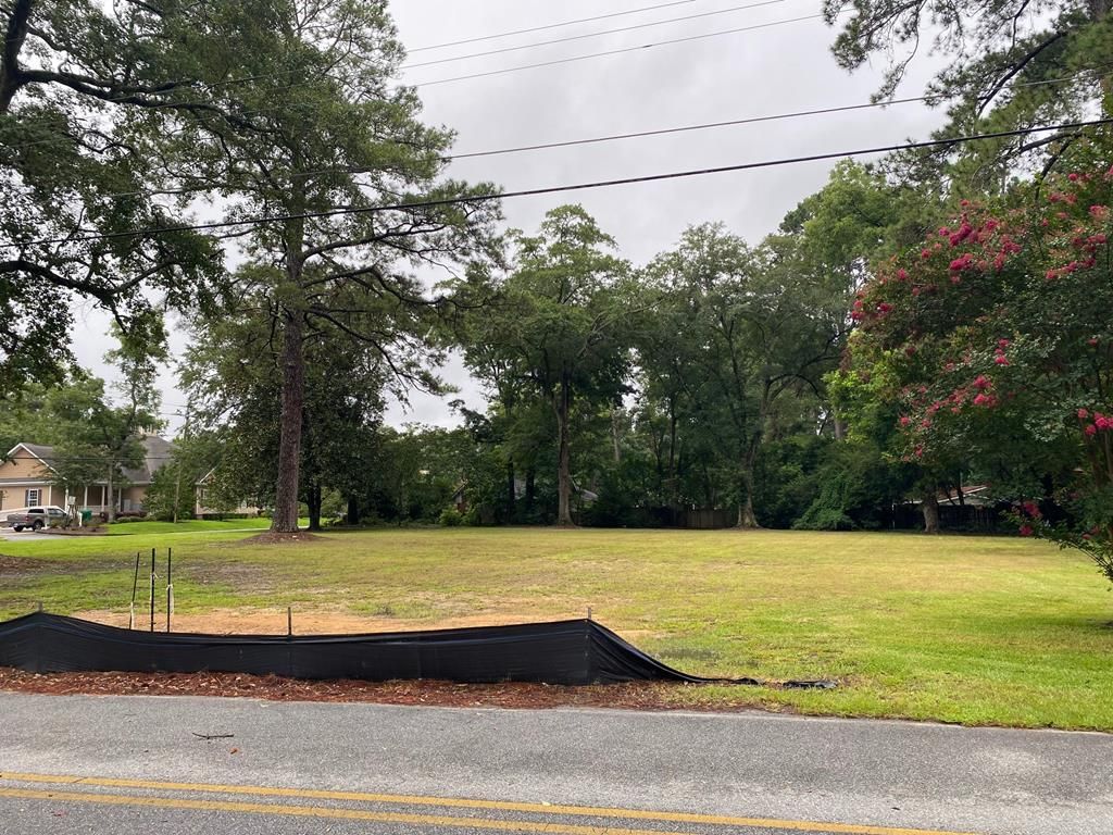 2206 N Oak St, Valdosta, GA 31602 See Estimated Value