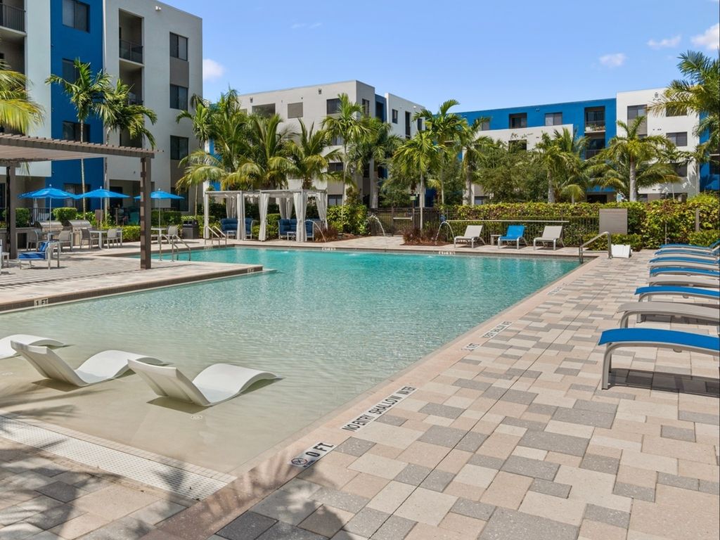 8800 Doral Blvd, Miami, FL 33178