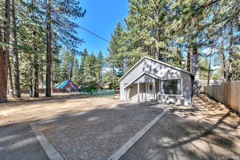 1961 D St, South Lake Tahoe, CA 96150