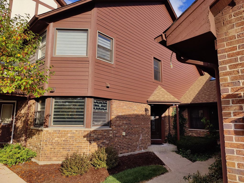 37 Terrace Ln, Lake Zurich, IL 60047