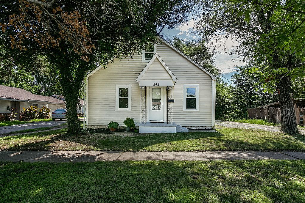242 S Saint Paul Ave, Wichita, KS 67213
