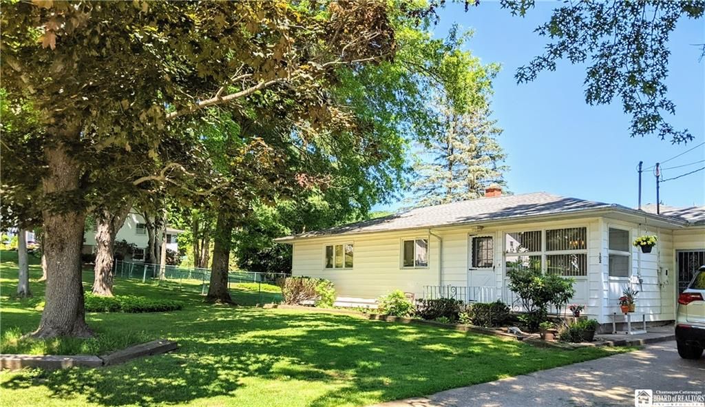 102 School Ave, Jamestown, NY 14701