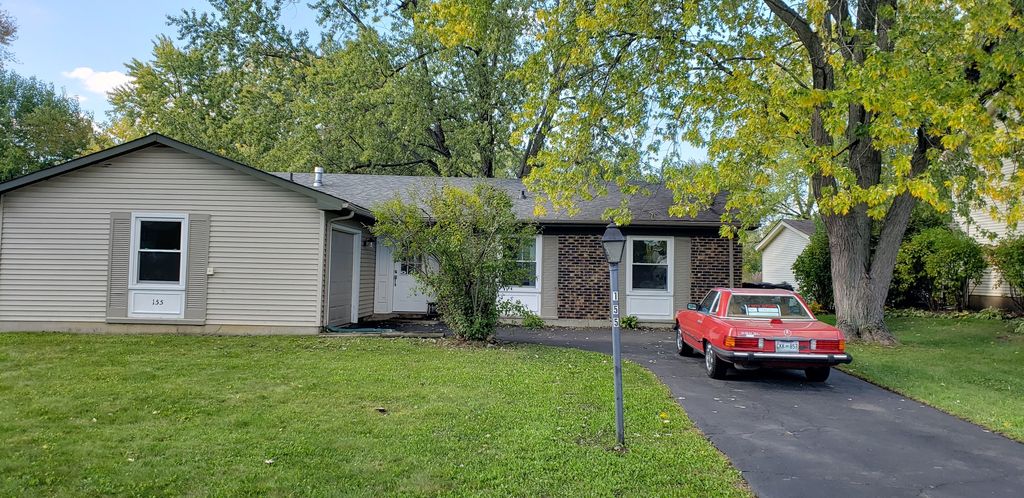 155 Hobble Bush Dr, Lake Zurich, IL 60047
