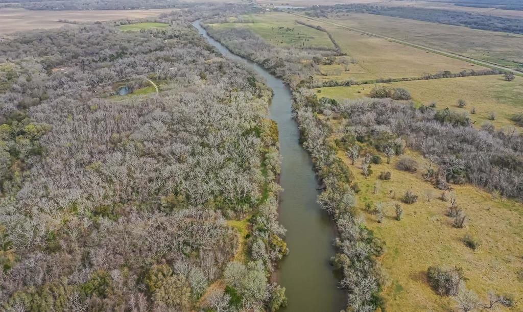 450 County Road 281, Bay City, TX 77414