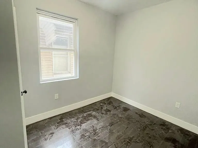 71 N Munn Ave #1 — photo 2 of 6