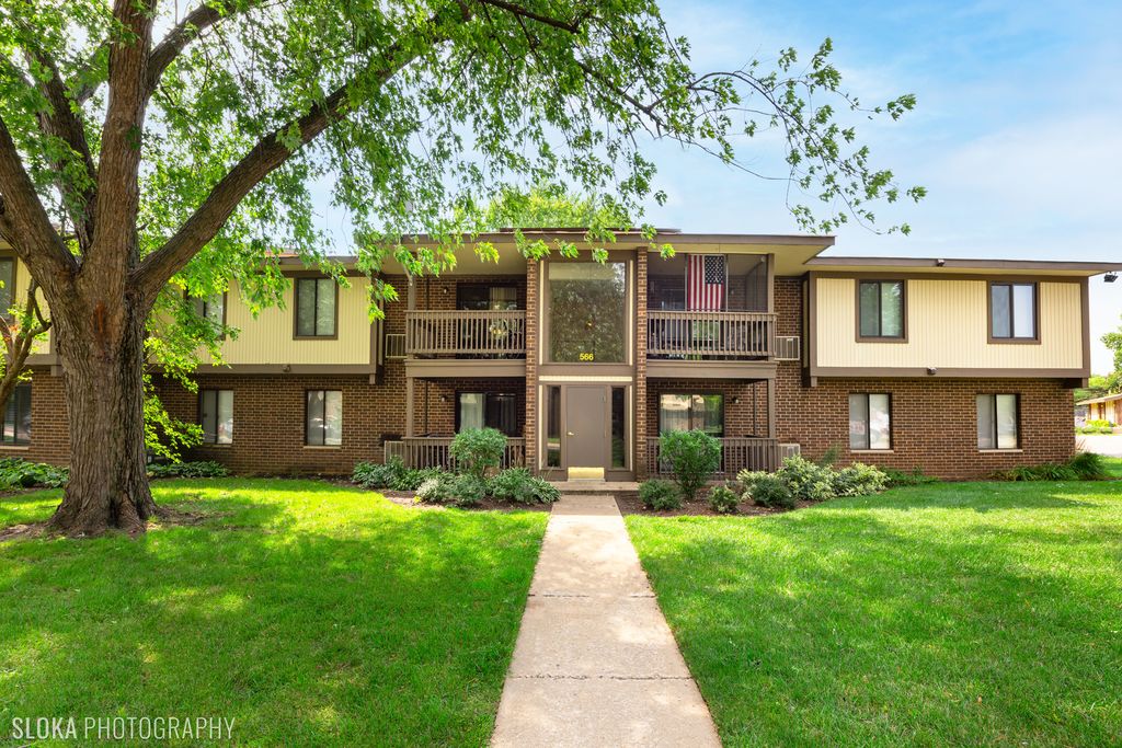 566 Somerset Ln #7, Crystal Lake, IL 60014