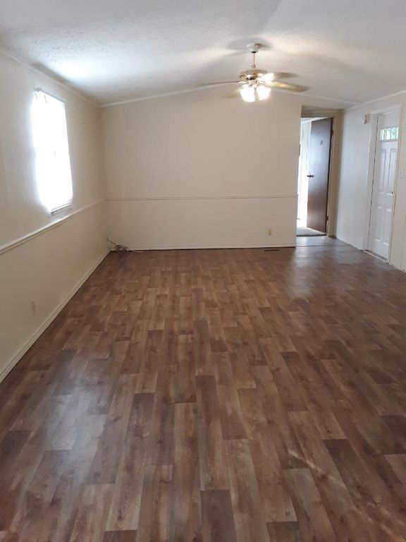 602 Jordan Valley Rd #31, Longview, TX 75604