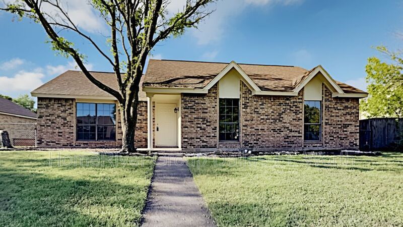 425 Rainier St, Cedar Hill, TX 75104