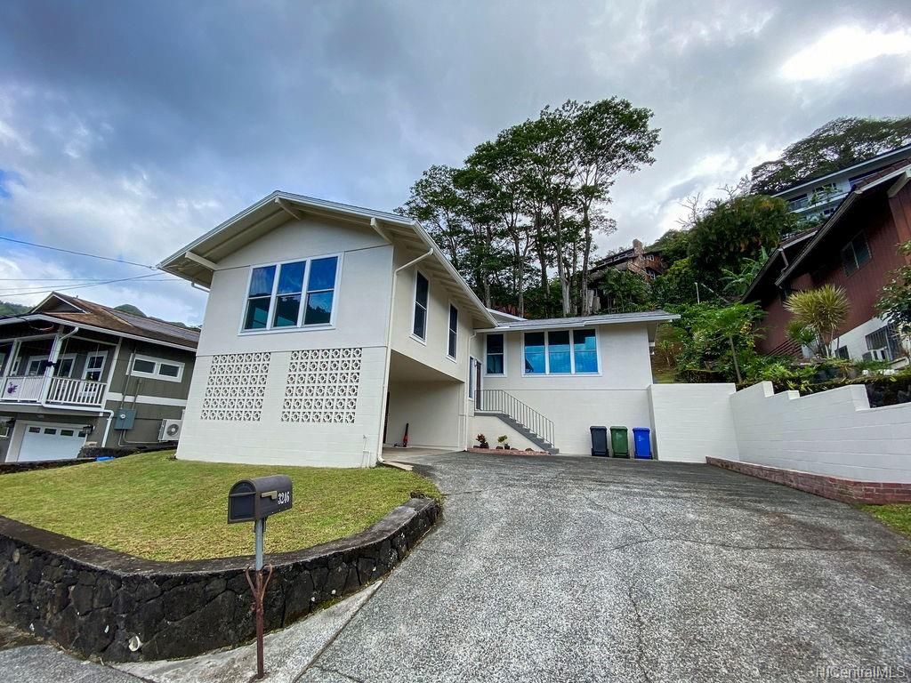 3246 Pinaoula St, Honolulu, HI 96822