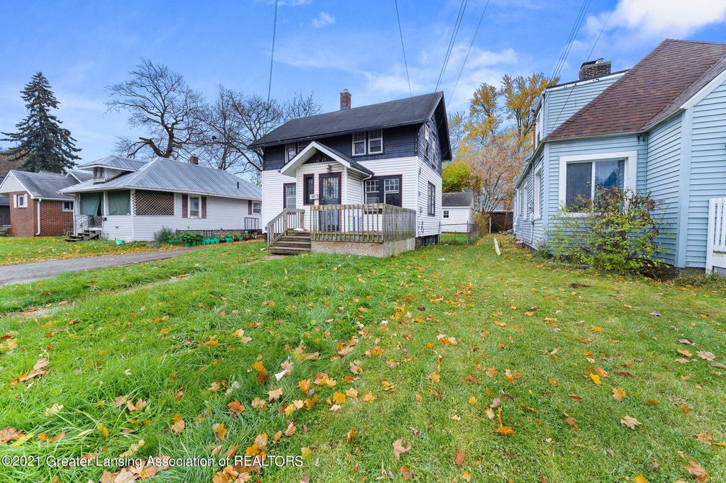 1017 W Oakland Ave, Lansing, MI 48915