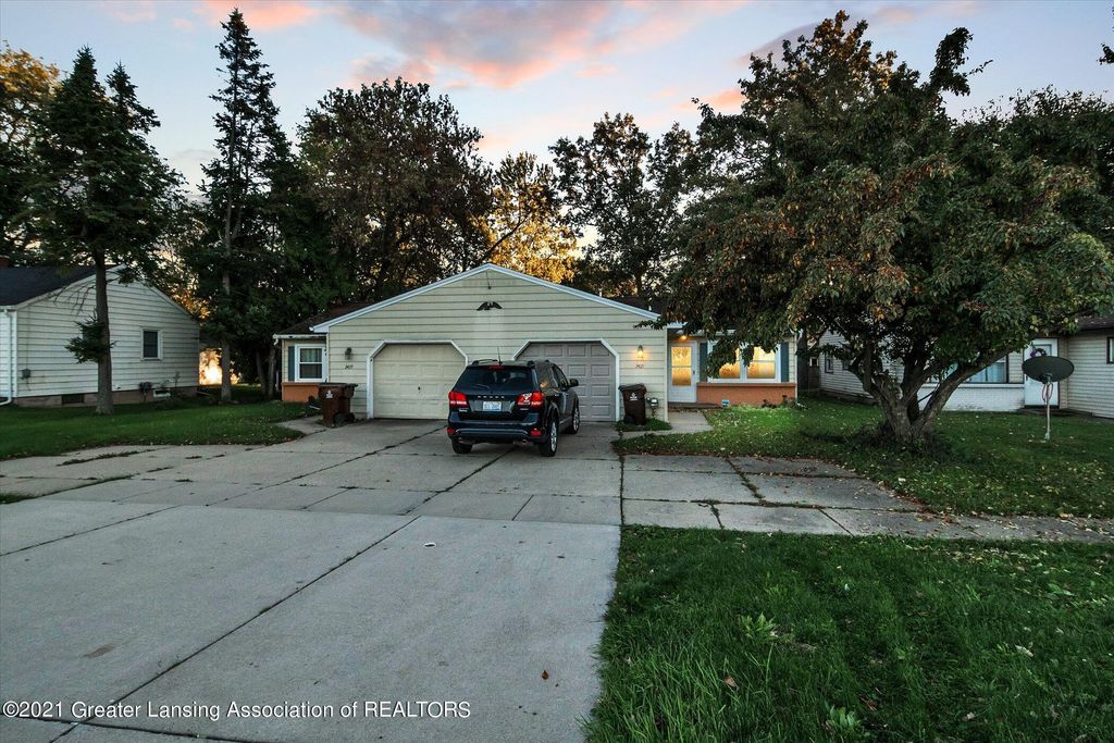 3419/3421 W Michigan Ave, Lansing, MI 48917