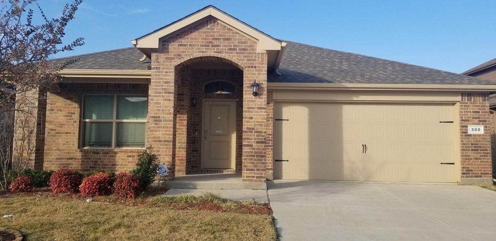 300 Foxhunter St, Fort Worth, TX 76131
