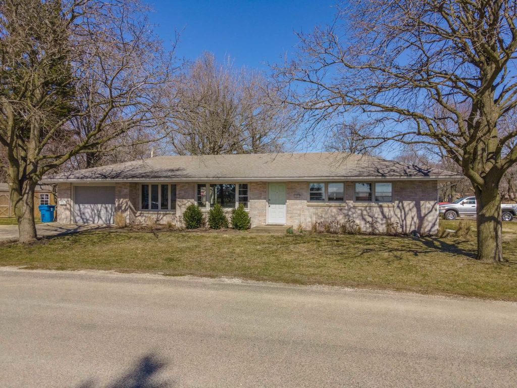 723 E Fuller St, Chenoa, IL 61726 Trulia