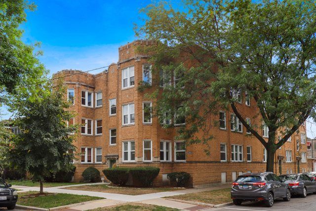 4944 N Rockwell St #1, Chicago, IL 60625