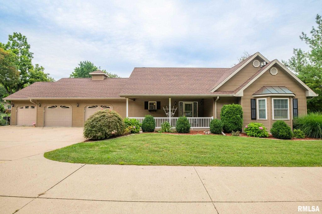3216 W Richwoods Blvd, Peoria, IL 61604