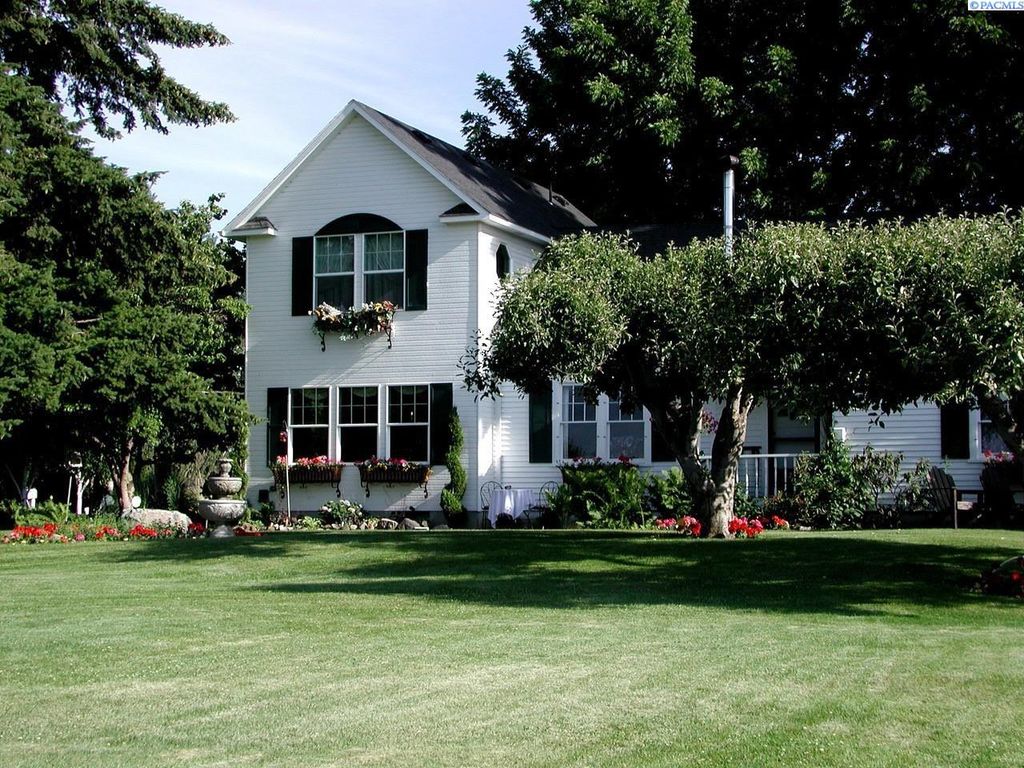 1220 Forsell Rd, Grandview, WA 98930