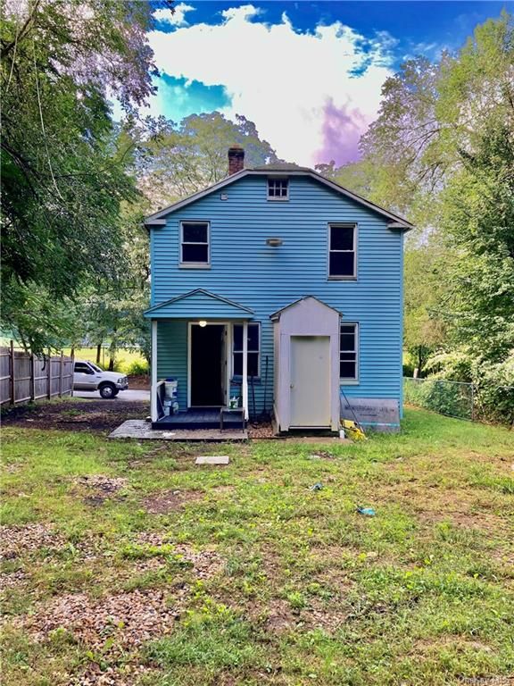 23 City Mills Ln, Waterbury, CT 06704