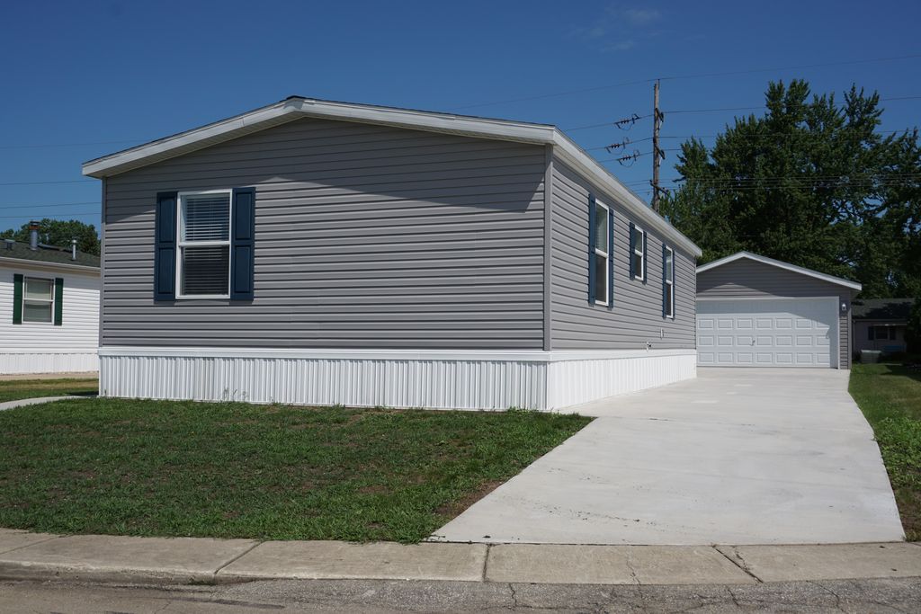 Pulse 734 Southmoor Estates Manufactured Home Community Dekalb, IL